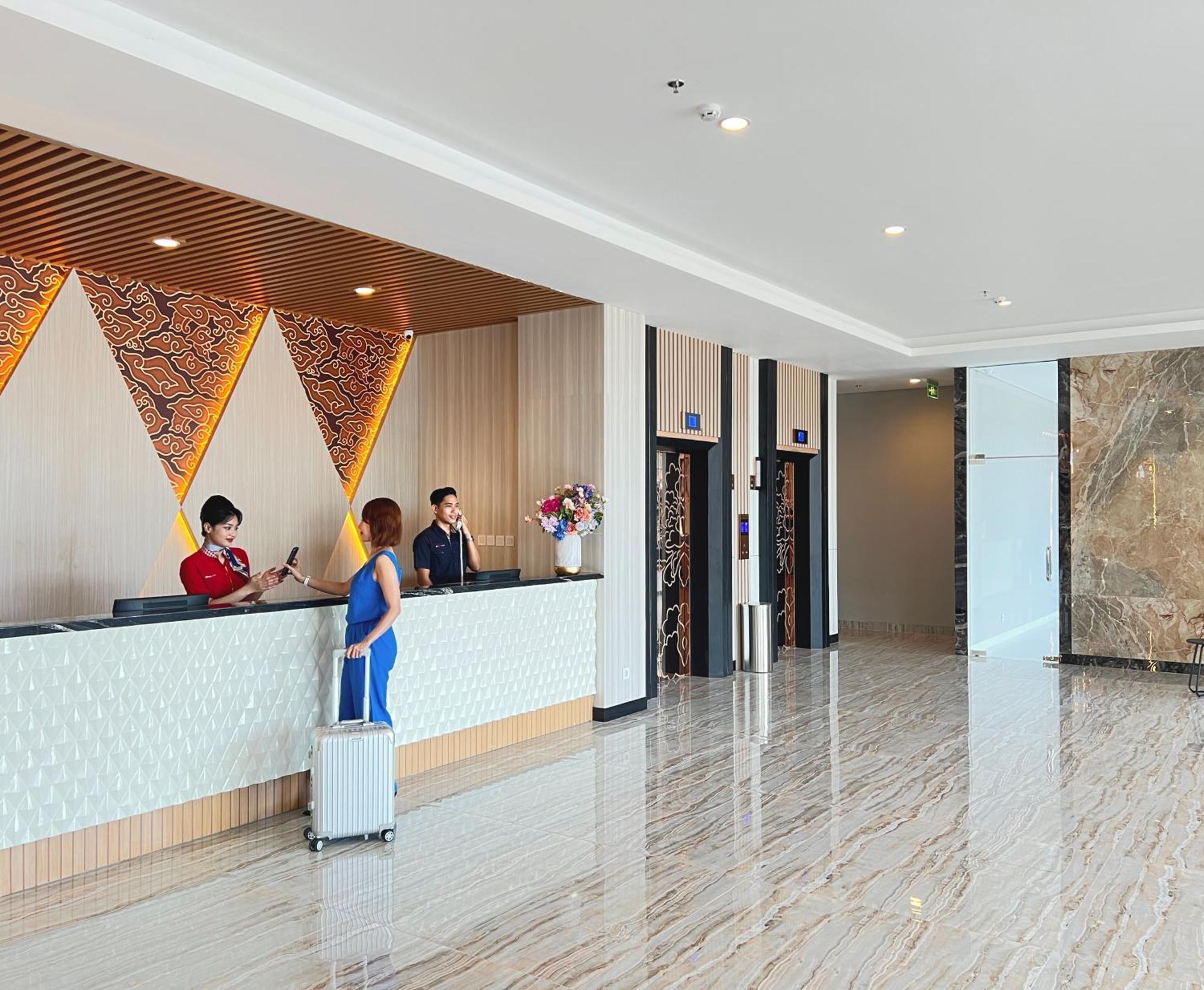 D'Primahotel Airport Sultan Hasanuddin Makassar Sudiang Dış mekan fotoğraf